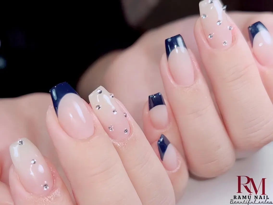 ネイル キラキラネイル マグネットネイル ミラーネイル ピンク ワンホンネイル ハンドネイル RAMU Nail 恵比寿店のネイルデザイン