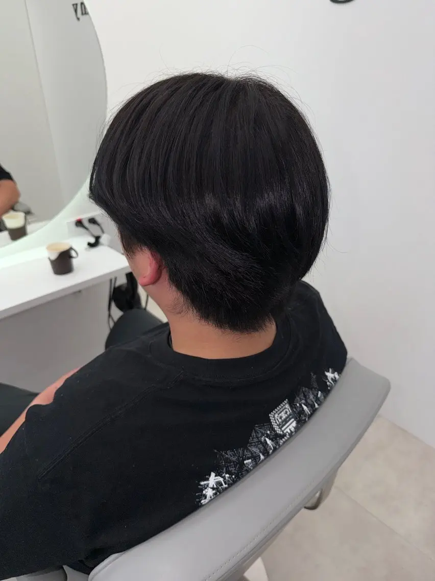 カラー 透明感カラー ダークグレー ヘアカラー 結城 虹心のヘアスタイル