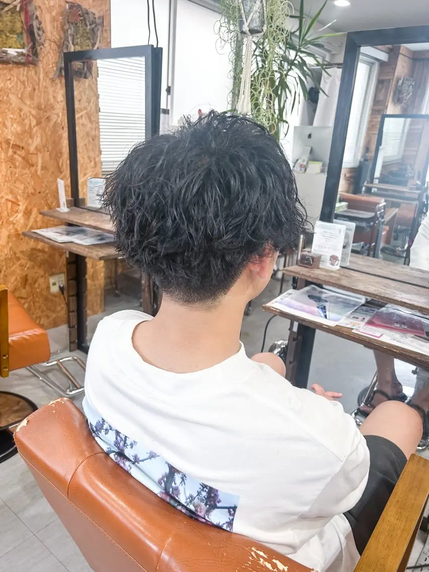 ショート パーマ メンズ マッシュ メンズパーマ ツイストスパイラルパーマ 刈り上げ スパイラルパーマ かんばら りょーいのヘアスタイル