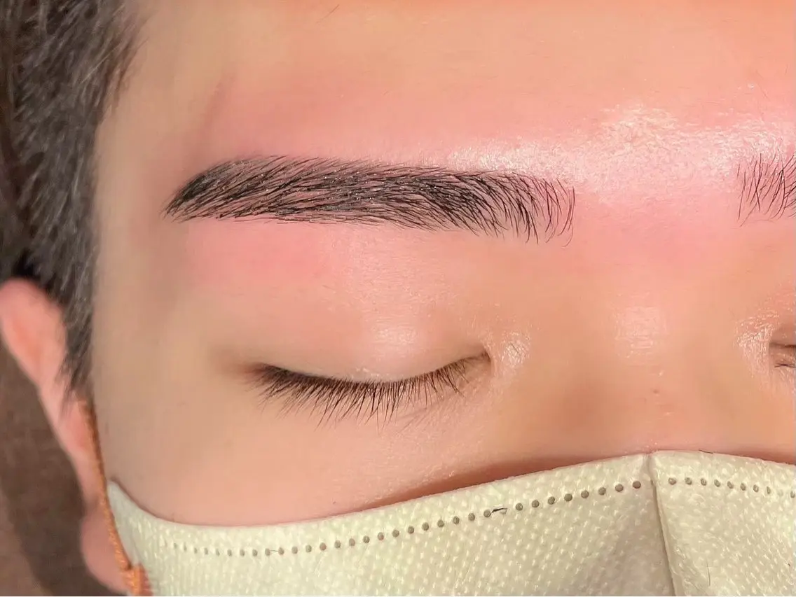 🚹メンズ［眉毛ワックス+毛流れ矯正］の写真