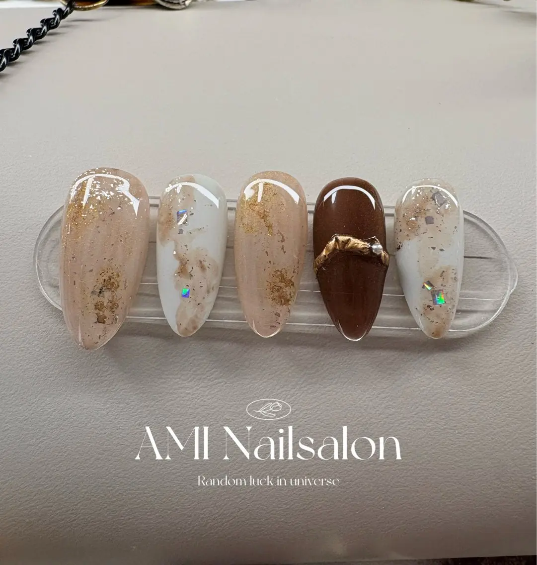 セミロング ハンドネイル AMI Nailsalonのネイルデザイン