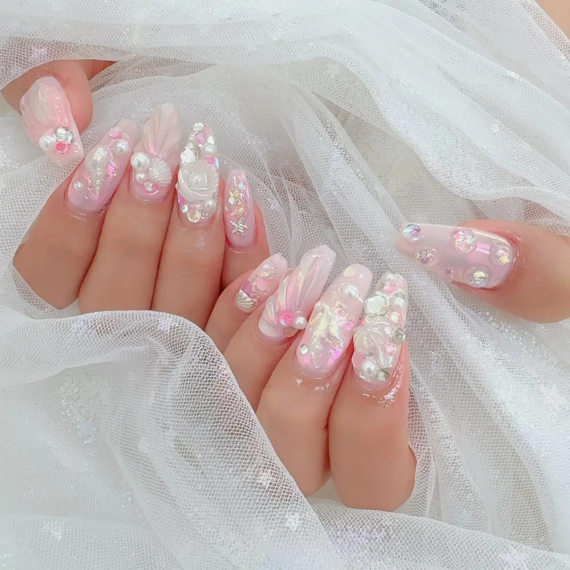 セミロング ハンドネイル ヘイシ ユウカのネイルデザイン