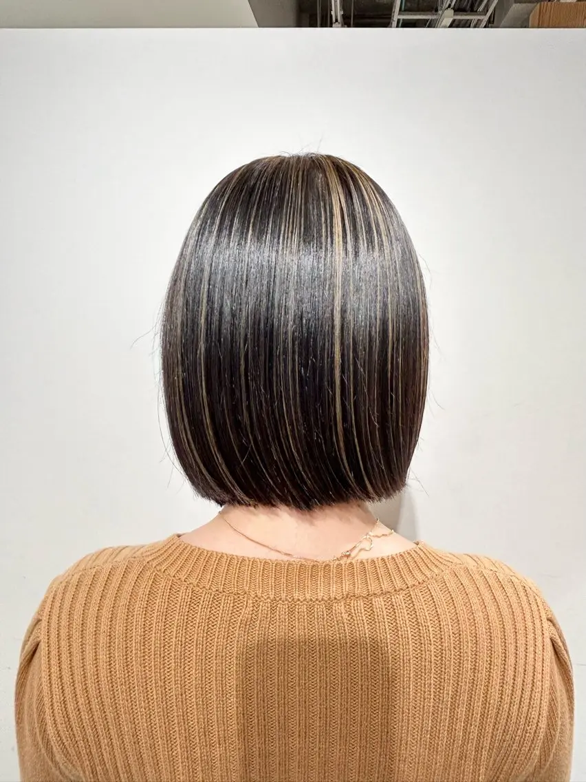 ショート カラー 切りっぱなしボブ ブリーチ ハイライトカラー ボブ ハイライト カット ヘアカラー スキバサミを使わない カット🌼唯🌼のヘアスタイル