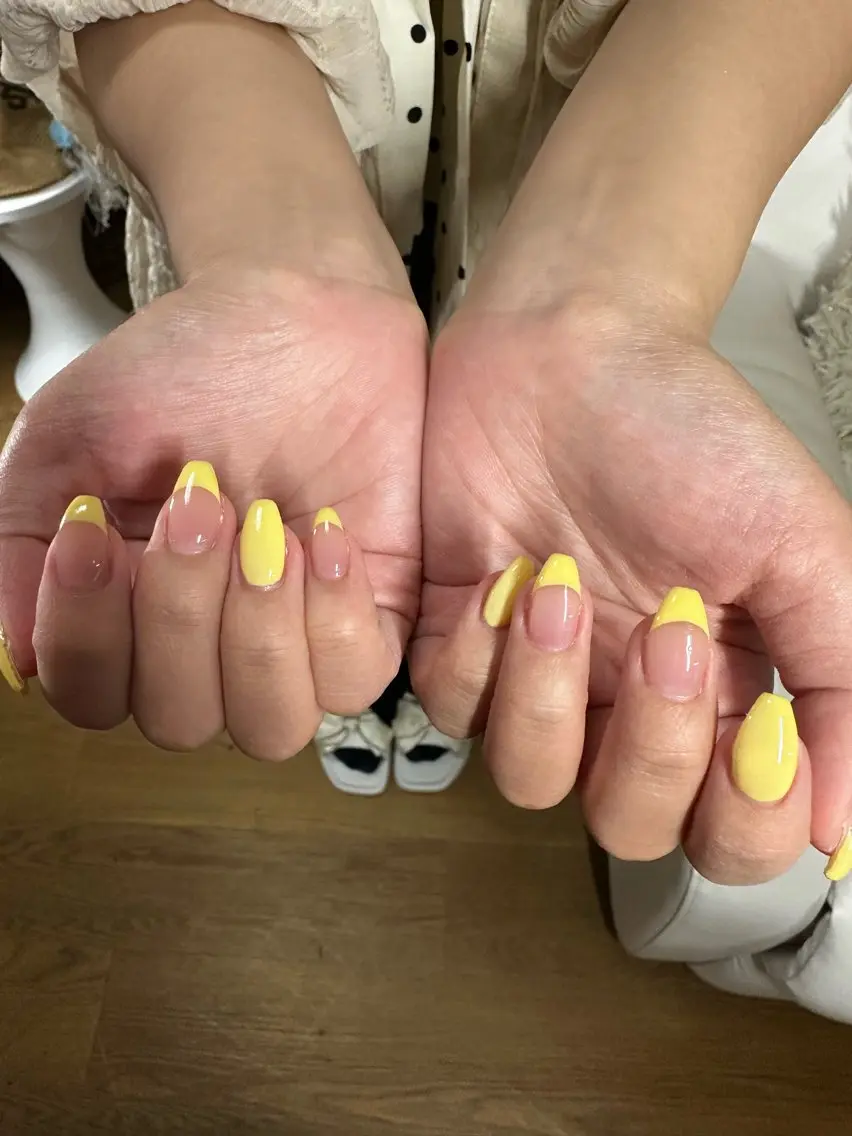 ネイル フレンチネイル 黄色 Sawa ︎︎𓂃⟡.·のネイルデザイン
