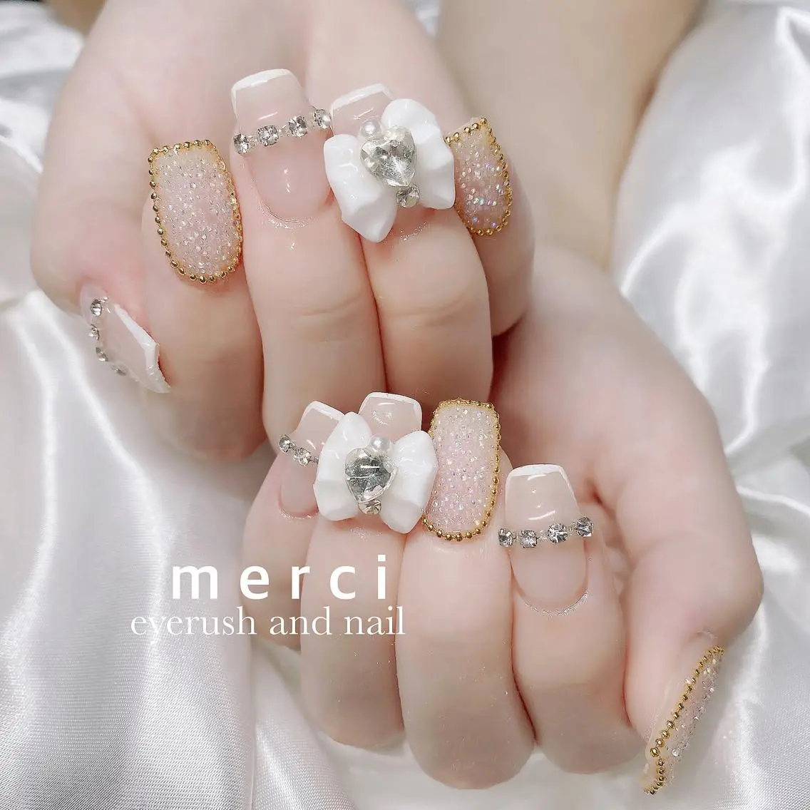 ネイル フラッシュネイル フレンチネイル キラキラネイル 韓国ネイル マグネットネイル merci nailのネイルデザイン