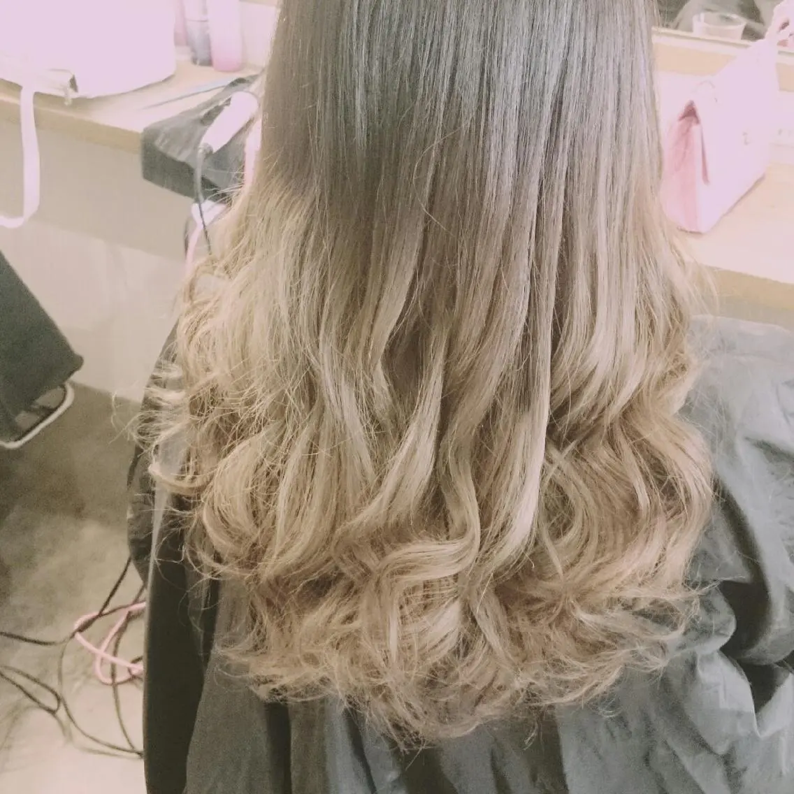 ロング カラー ブリーチ グラデーションカラー REM【阿佐ヶ谷】 MEGUのヘアスタイル