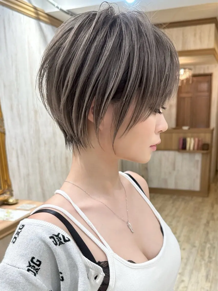 ショート カラー おのだ あやなのヘアスタイル