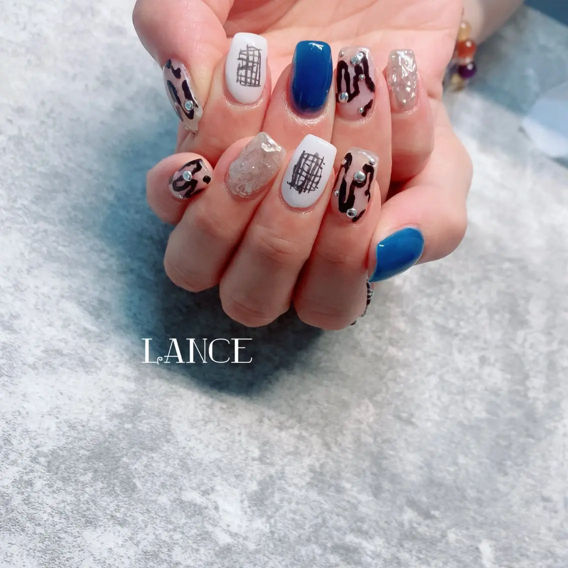 ネイル オーロラネイル フレンチネイル グラデーション キラキラネイル 韓国ネイル ハンドネイル Lance nailのネイルデザイン