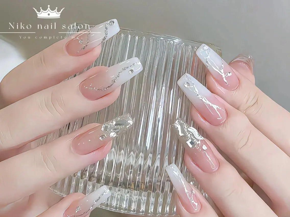 ネイル チークネイル フットネイル フレンチネイル ジェルネイル ガラスフレンチ Nikosalon rikoのネイルデザイン