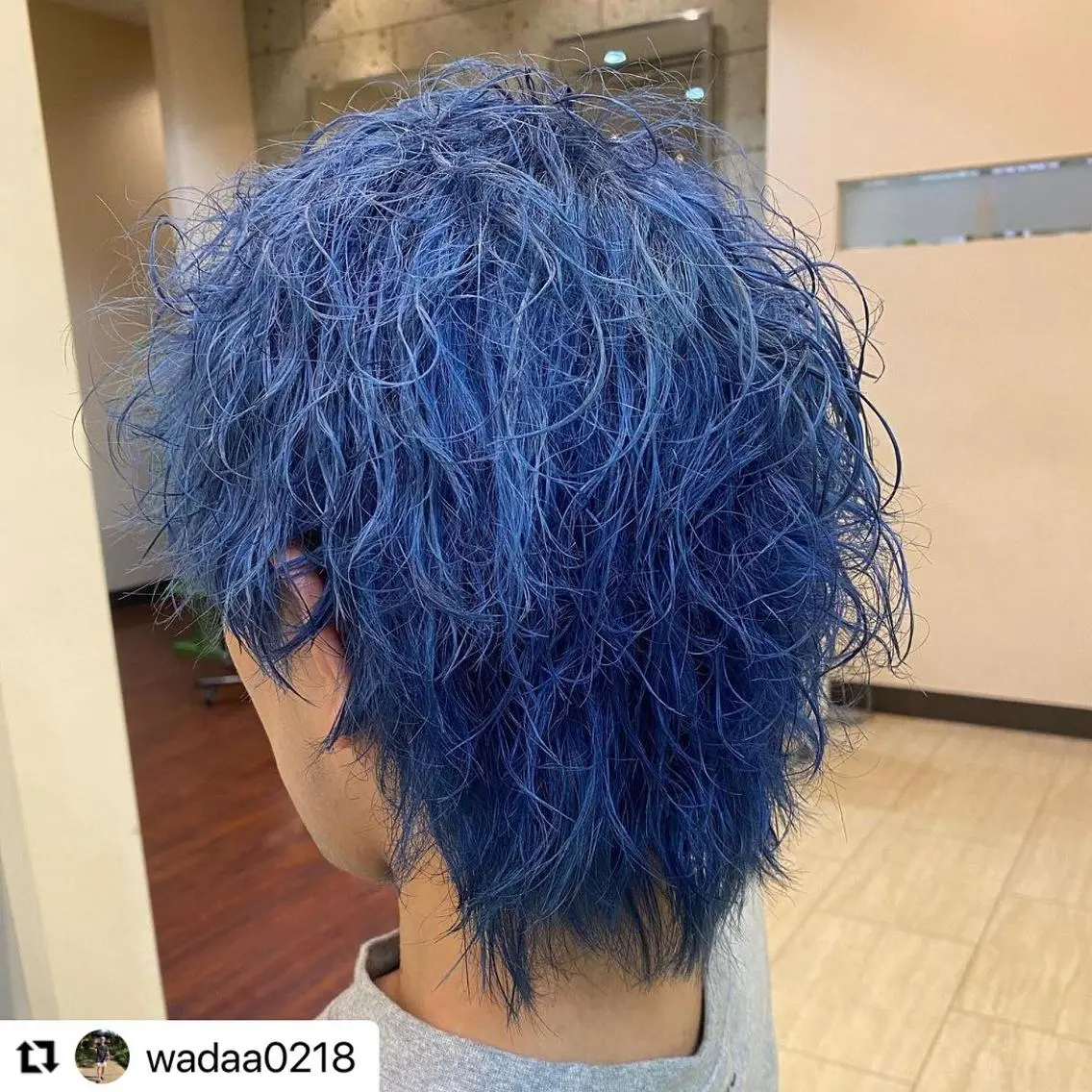 ミディアム カラー メンズ ミディアムパーマ メンズハイライト メンズパーマ ブルーカラー ダブルカラー 🩷Eny terrace🩷のヘアスタイル
