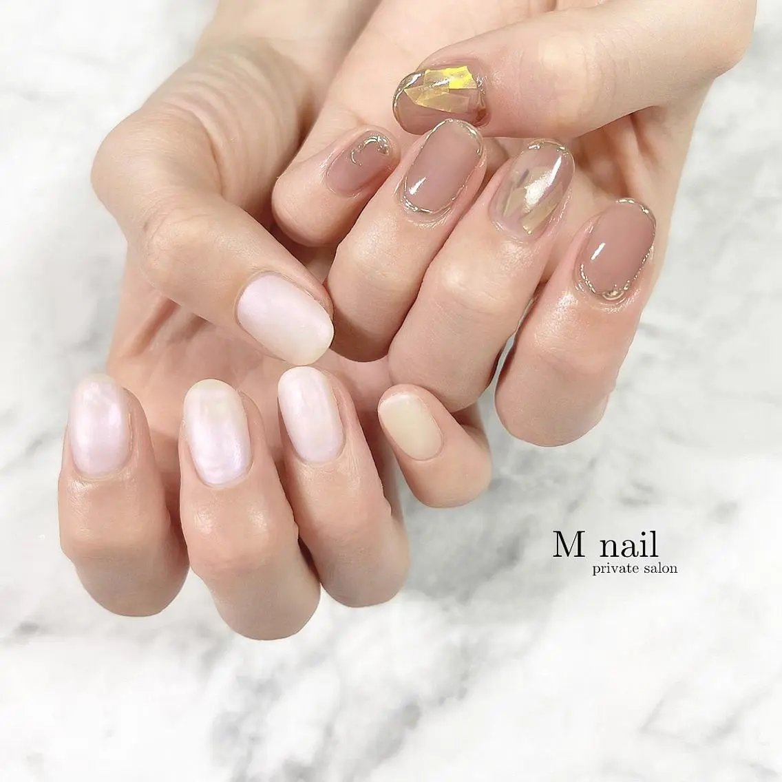 ネイル オーロラネイル マットネイル 持ち込み ぷっくりネイル ハンドネイル M nailのネイルデザイン