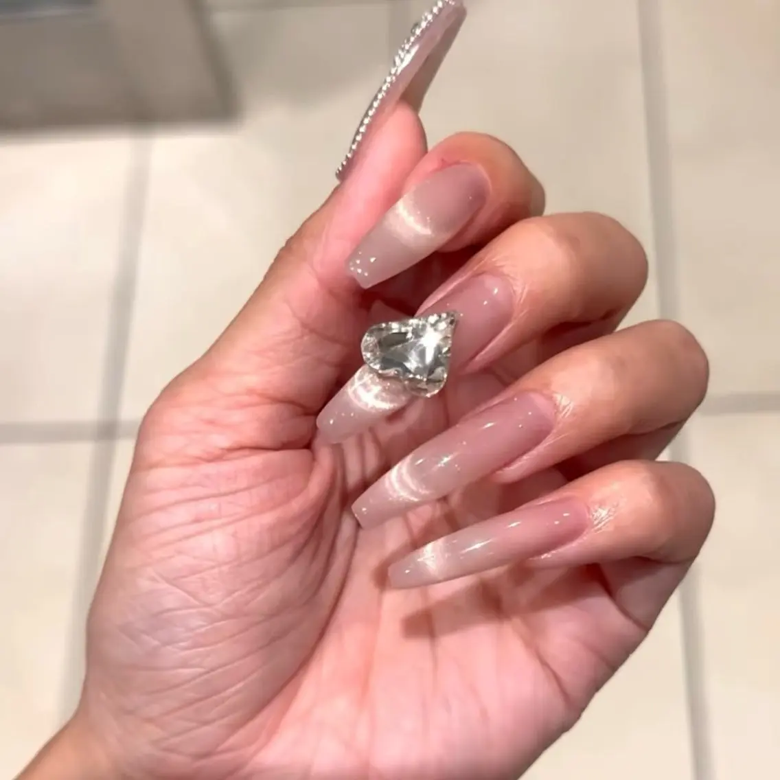 ネイル チークネイル ドット フットネイル フレンチネイル グラデーション ハンドネイル ハンドケア Nihonthy Nail 新宿のネイルデザイン