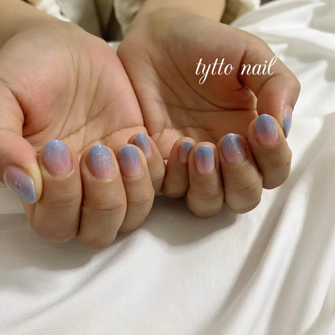 ネイル ブルー グラデーション マグネットネイル オフィスネイル シンプルネイル ハンドネイル tytto nail ❤︎‪‪eri‪‪のネイルデザイン