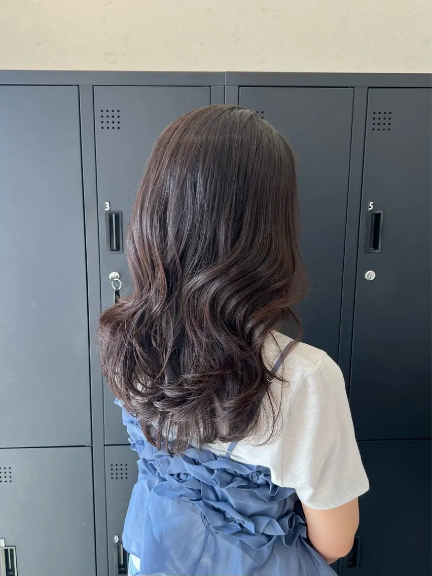 セミロング ヨシンモリ レイヤーカット カット ヘアカラー トリートメント 中山 琴葉のヘアスタイル