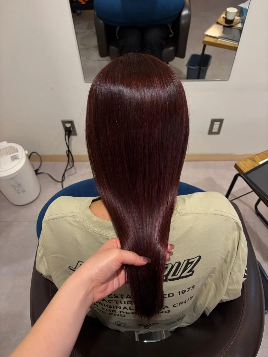 ロング カラー カット ヘアカラー トリートメント 荒井 茉凜のヘアスタイル