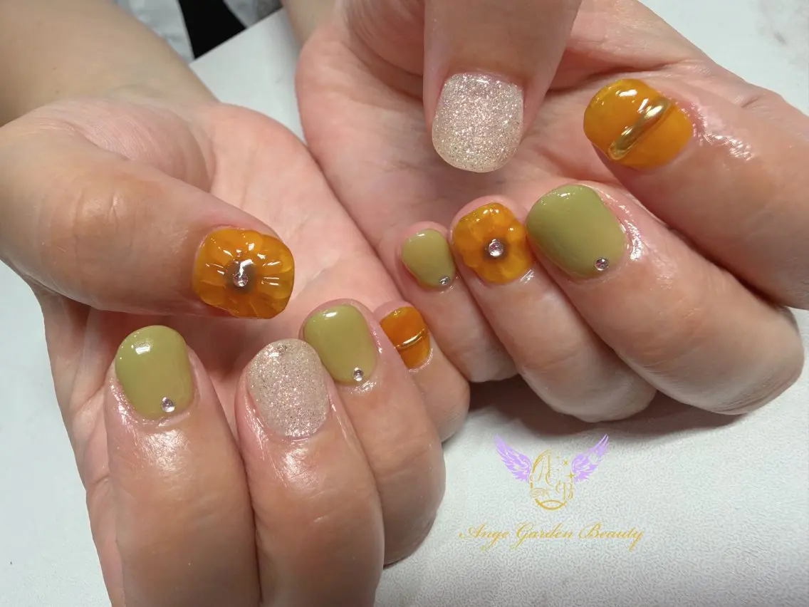ネイル ゴールド ミラーネイル ぷっくりネイル ハンドネイル AngeGarden Beautymihoのネイルデザイン