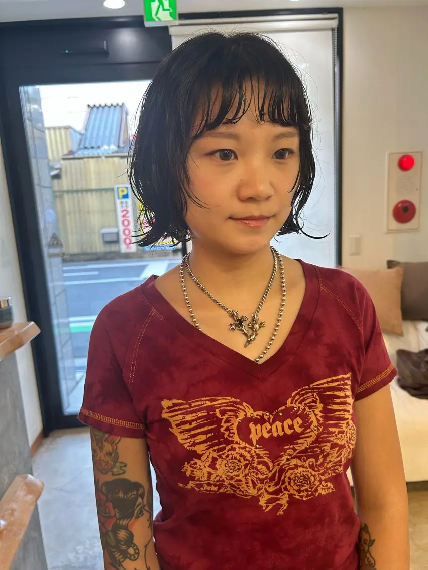 ショート パーマ 安達 咲のヘアスタイル