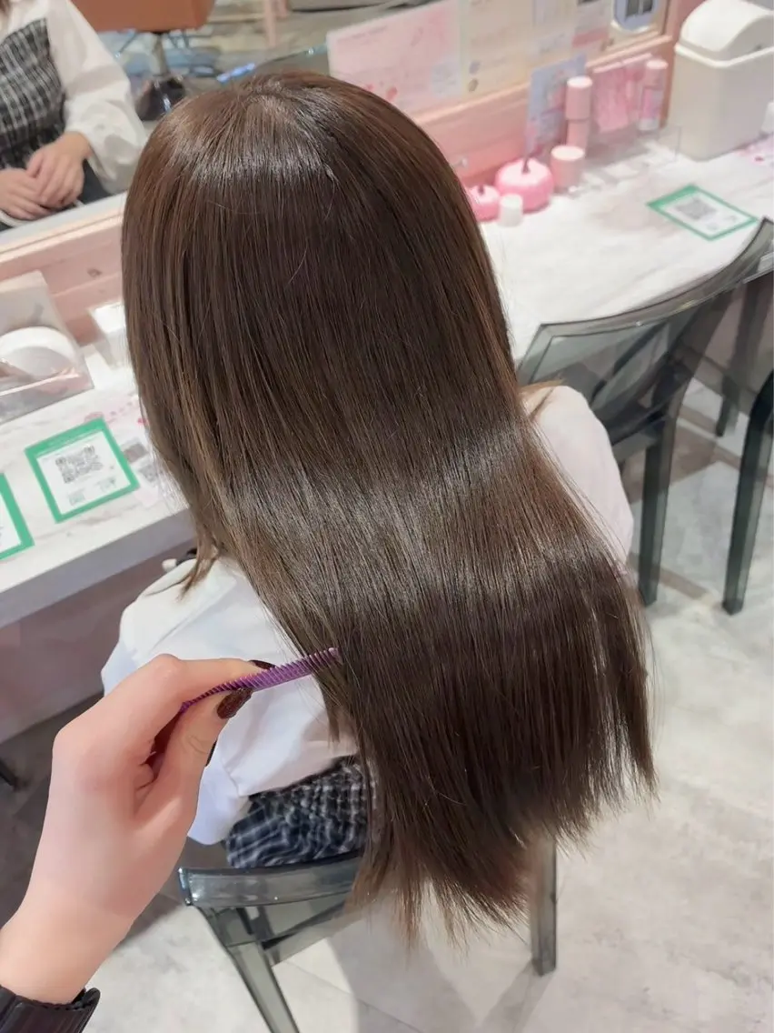 ミディアム カラー ブラウンカラー 透明感カラー オリーブブラウン ヘアカラー 縮毛矯正 ハイトーン/透明感 カラー/AIRI🦋のヘアスタイル
