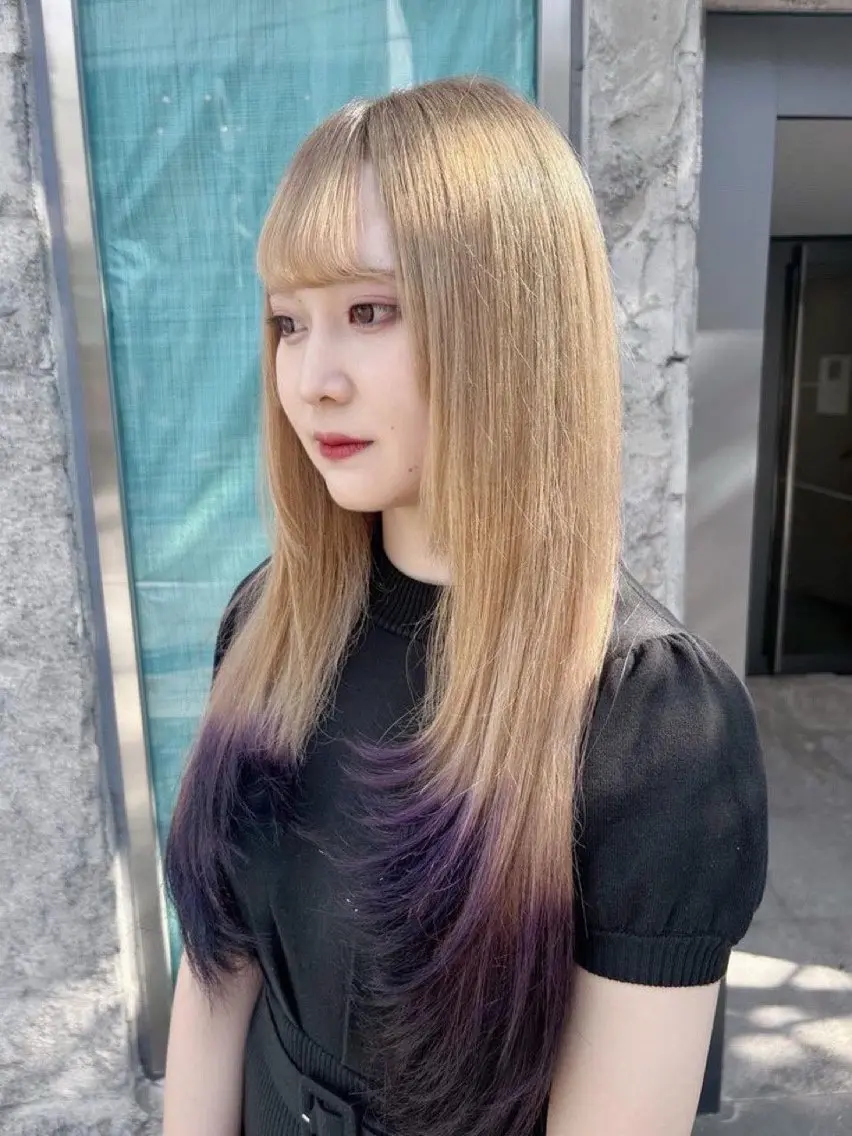 ロング カラー メンズ メンズバレイヤージュ メンズブリーチ メンズハイライト メンズハイトーン メンズインナーカラー ヘアカラー トリートメント ☁️かずき☁️青.紫 推し活カラー💫のヘアスタイル