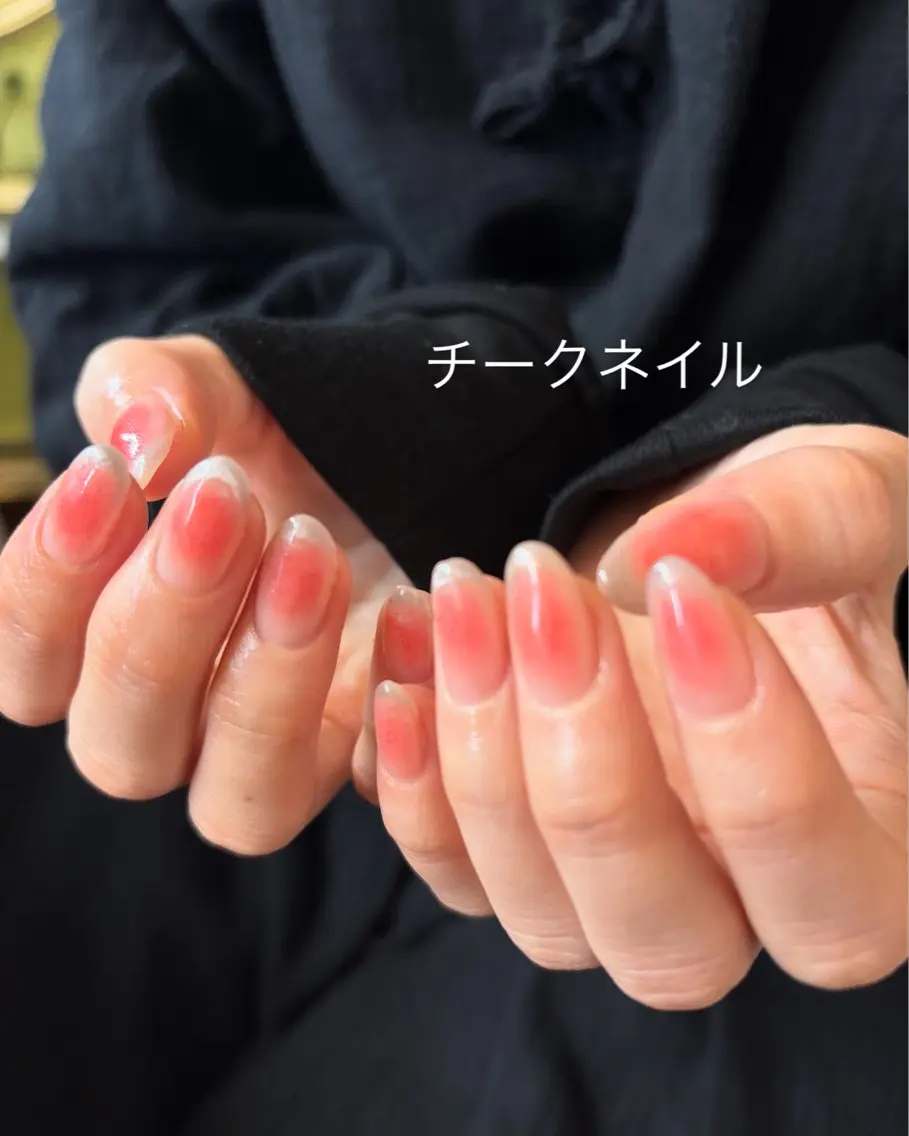 ネイル チークネイル ガーリー ラメ(グリッター) オフィスネイル ハンドネイル Roger 舞のネイルデザイン