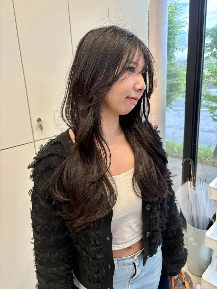 ロング カラー グレージュ くびれヘア レイヤーカット カット ヘアカラー YUIMARL / 𝐂𝐇𝐈𝐊𝐀のヘアスタイル