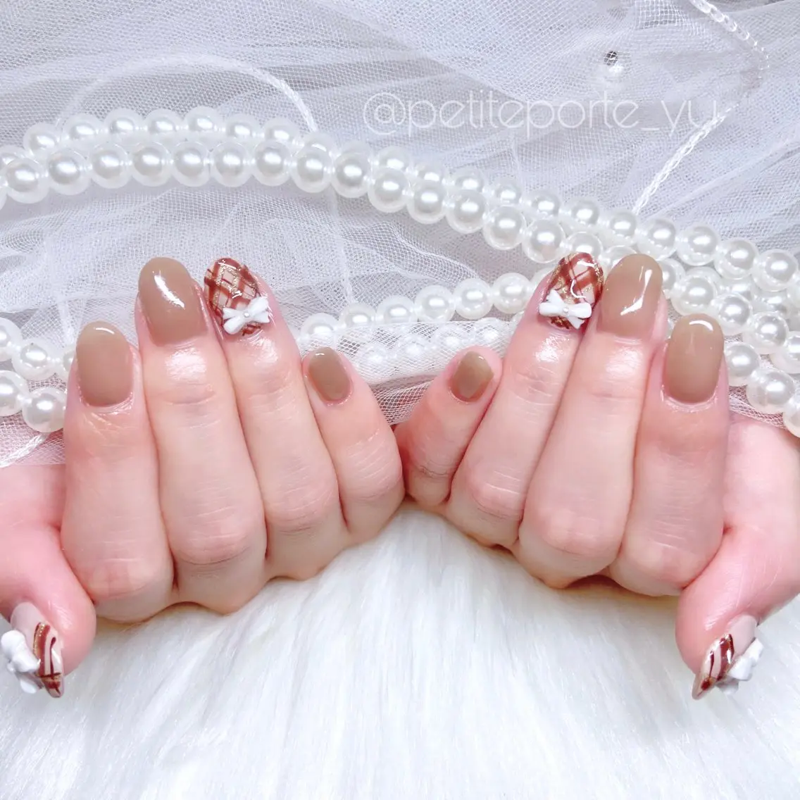 ネイル ブラウン ガーリー リボン ショートネイル ハンドネイル petite porteのネイルデザイン