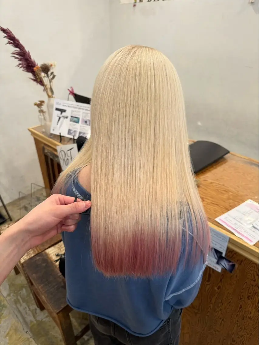 ロング ヘアカラー miyu ブリーチ特化美容師のヘアスタイル