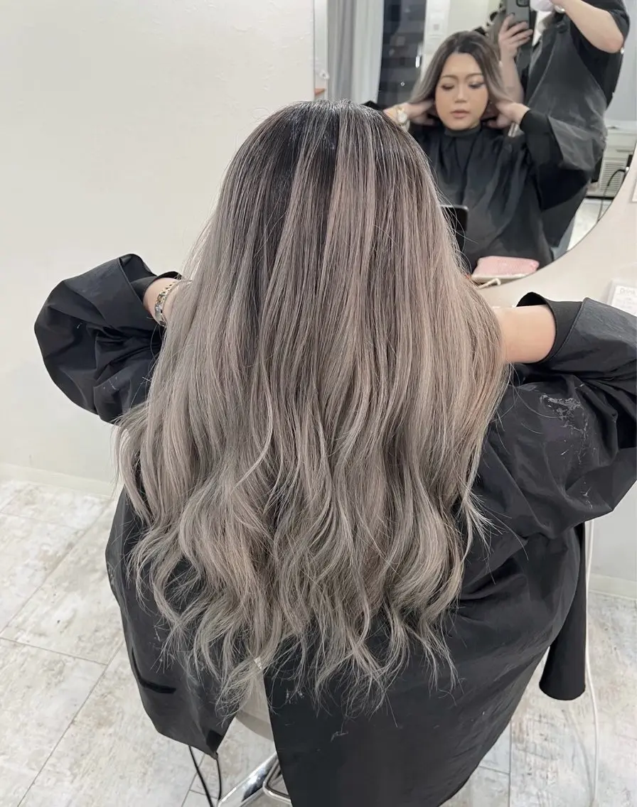 セミロング カラー バレイヤージュ グレージュ レイヤーカット 指名数No.1 /NAOYAのヘアスタイル