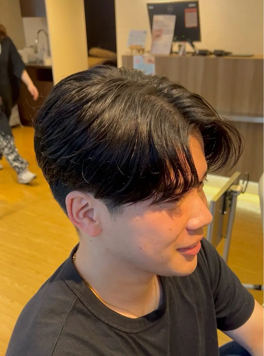 メンズ センターパート メンズ韓国風 メンズパーマ カット 🔥Lenahcかめ メンズパーマ🔥のヘアスタイル