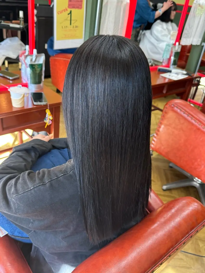 ロング カラー 黒髪 ブルーカラー ブルーブラック 米倉 麻衣のヘアスタイル