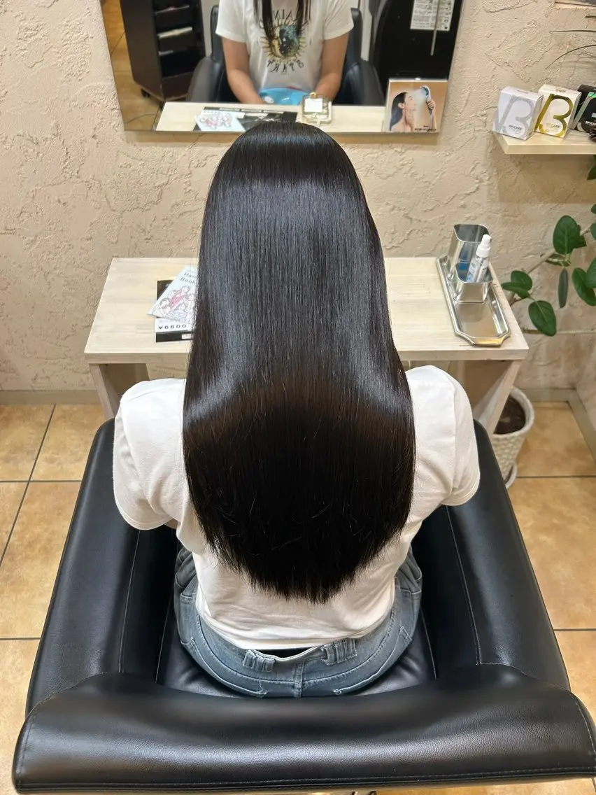 東 結菜のヘアスタイル