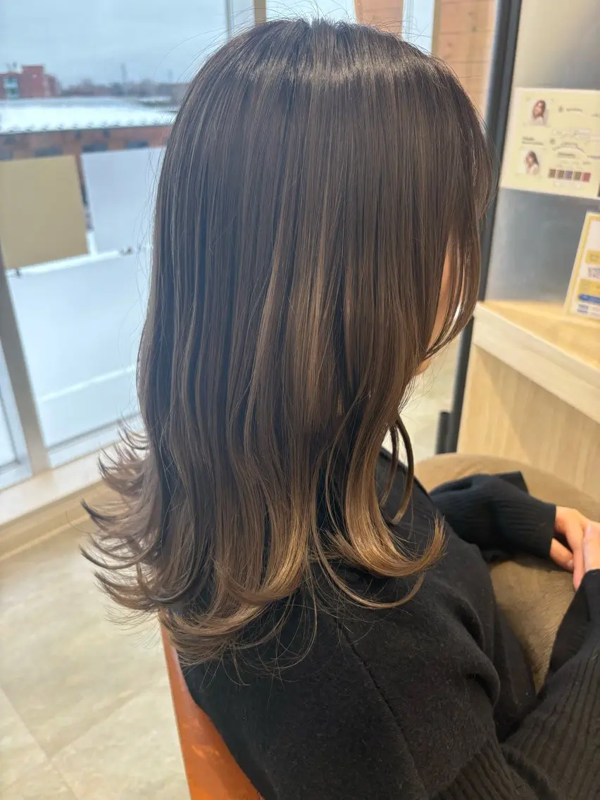 ロング カラー ベージュカラー タナサワ ナツミのヘアスタイル