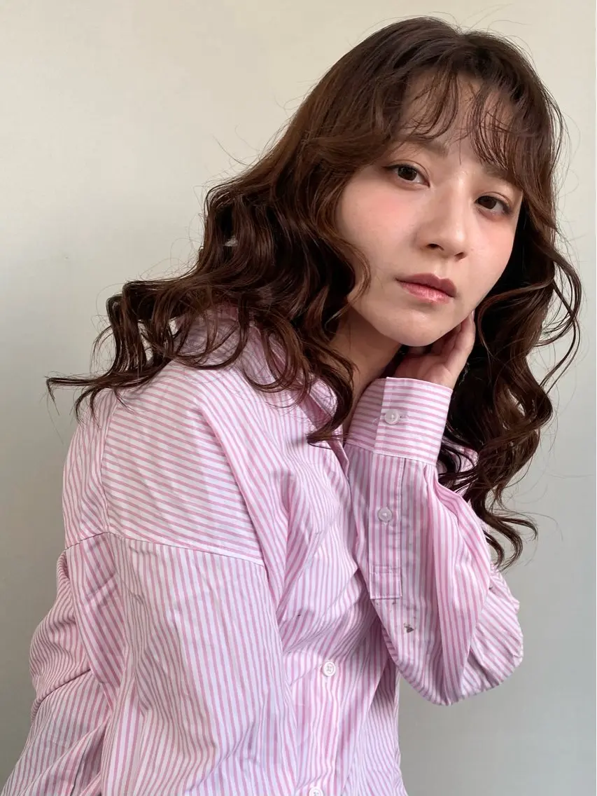 セミロング カット ヘアカラー this&that momokaのヘアスタイル