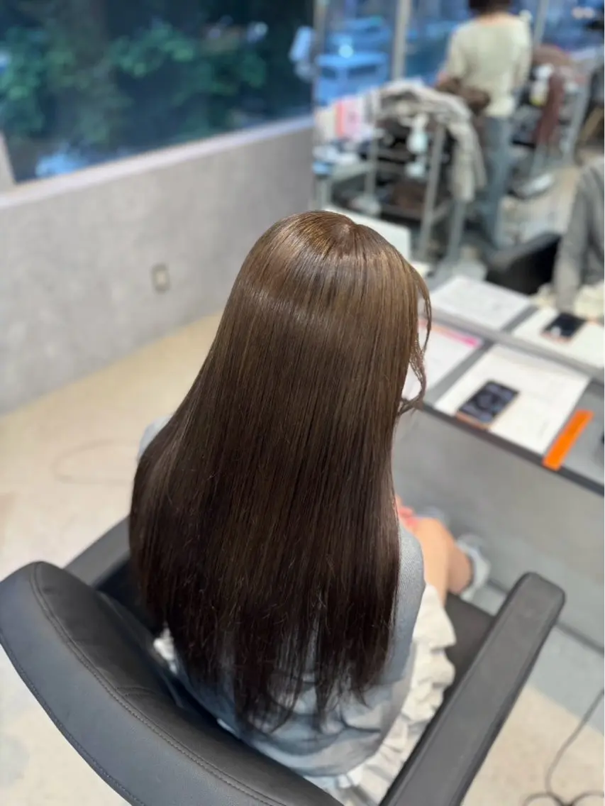 カラー Sakura/ ショート・レイヤーのヘアスタイル