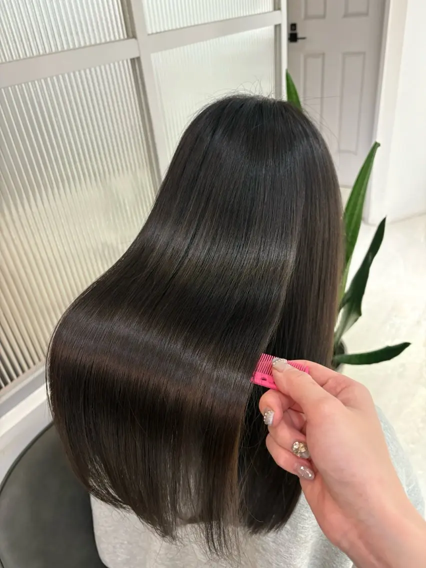 セミロング カット ヘアカラー 縮毛矯正 トリートメント 髪質改善/レイヤー× 縮毛矯正🤍maiのヘアスタイル