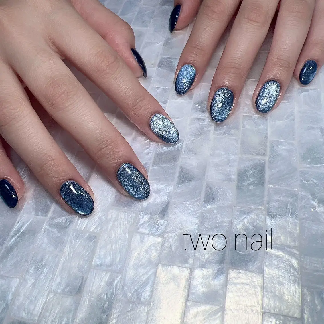 ネイル キラキラネイル マグネットネイル ネイルチップ ホワイト ハンドネイル two nailのネイルデザイン