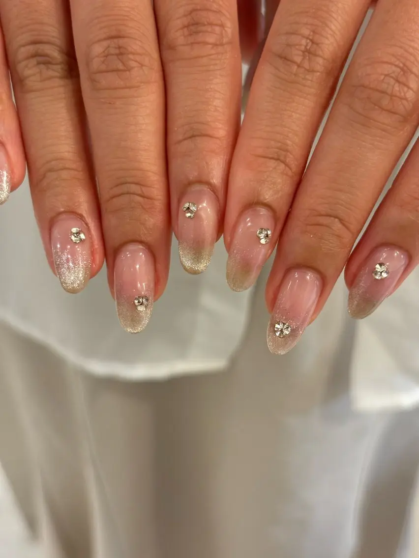 ネイル チークネイル キラキラネイル マグネットネイル ハンドネイル Ann nailのネイルデザイン