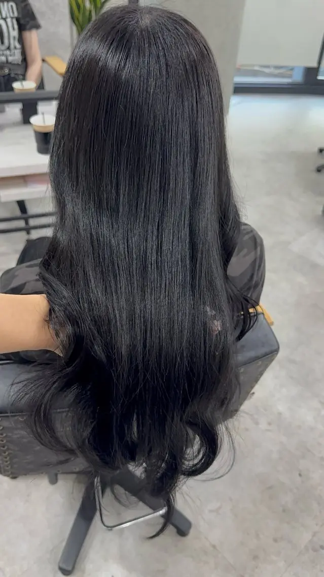 ロング カラー アッシュ アッシュブラウン ベージュカラー 黒髪 ブリーチ カット ヘアカラー トリートメント 赤み無し柔らかカラー 【梅田】madokaのヘアスタイル