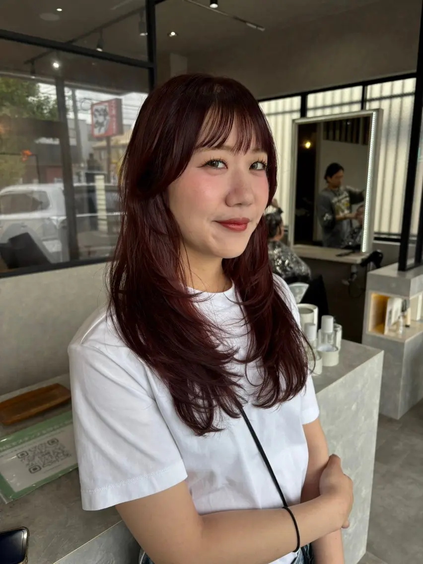 セミロング カット ヘアカラー 山岸 未玖のヘアスタイル