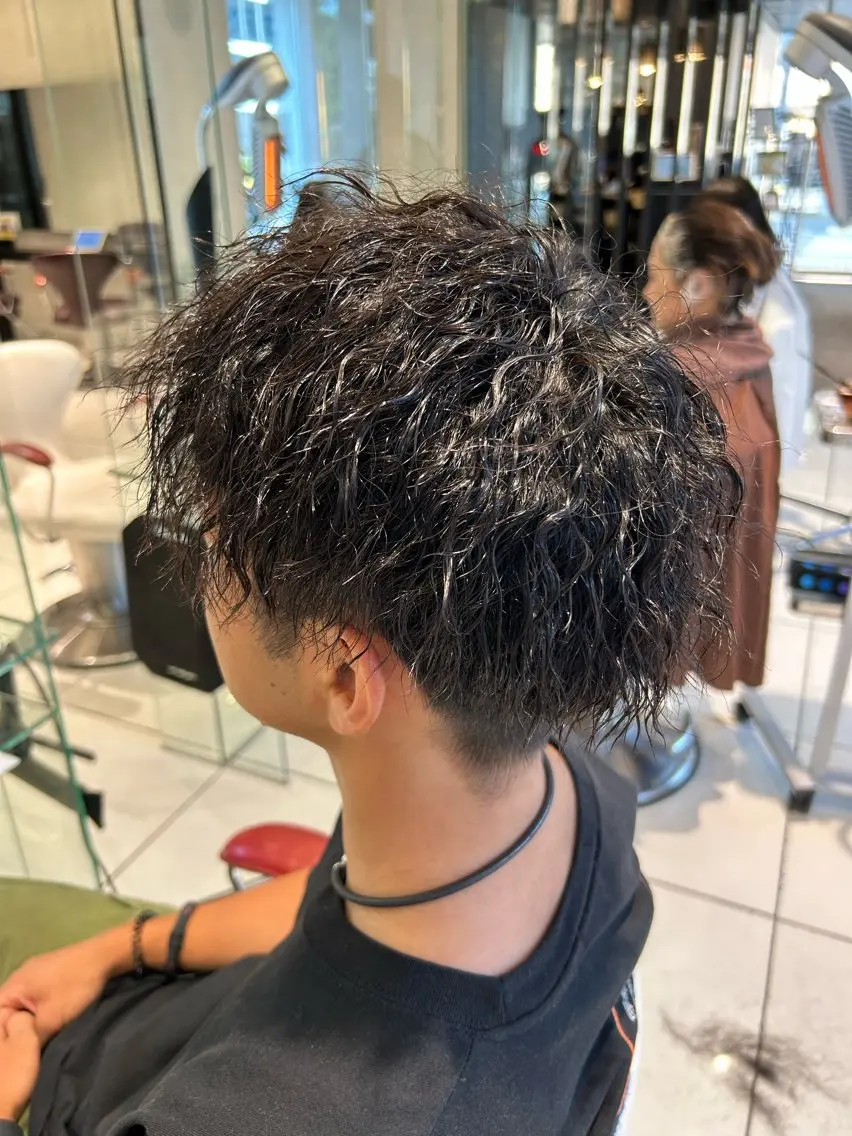 ショート パーマ スパイラルパーマ カット パーマ トリートメント 小沼 正悟のヘアスタイル