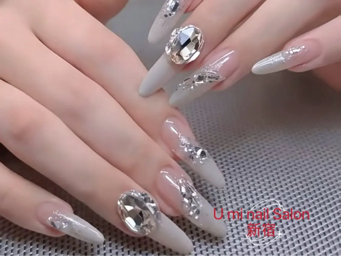ネイル UMI ネイルサロン新宿🎀のネイルデザイン