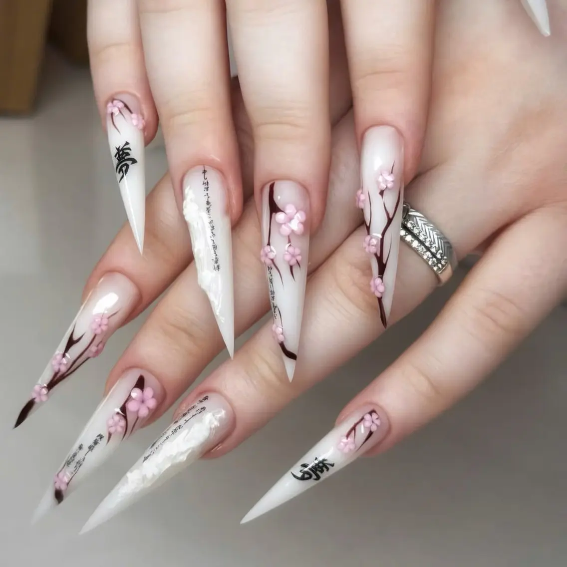 ネイル 桜ネイル ジェルネイル 韓国ネイル ロングネイル 春ネイル ハンドネイル Blingg NailStudioのネイルデザイン