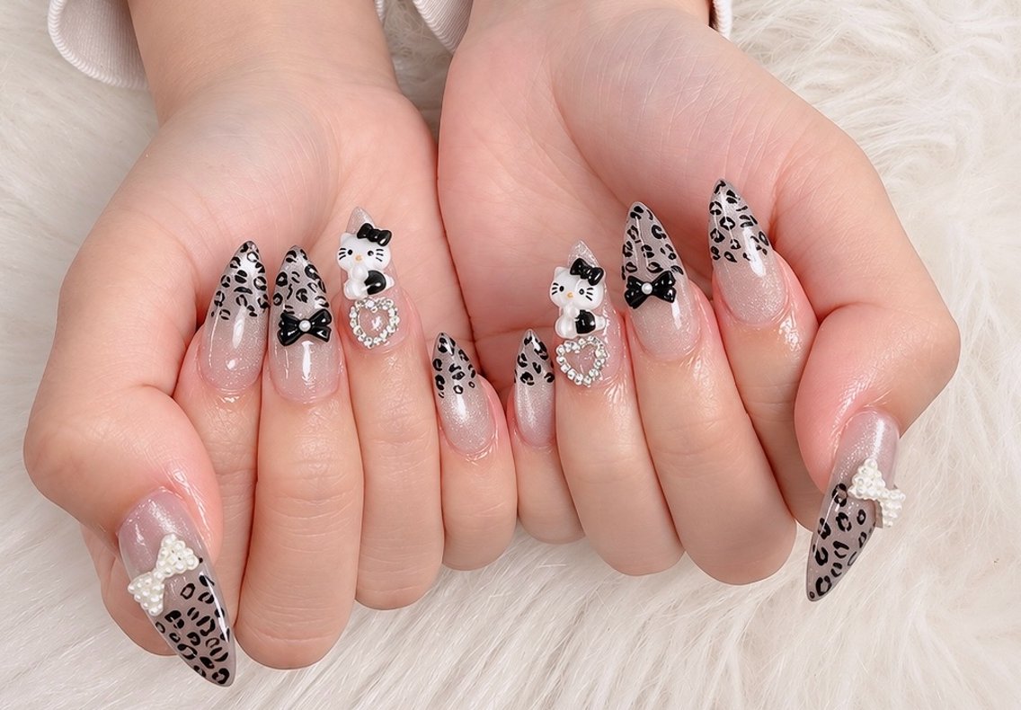 ネイル アートネイル ボルドー フレンチネイル ジェルネイル 氷ネイル・うるうるネイル ハンドネイル Julie Nail Rinのネイルデザイン