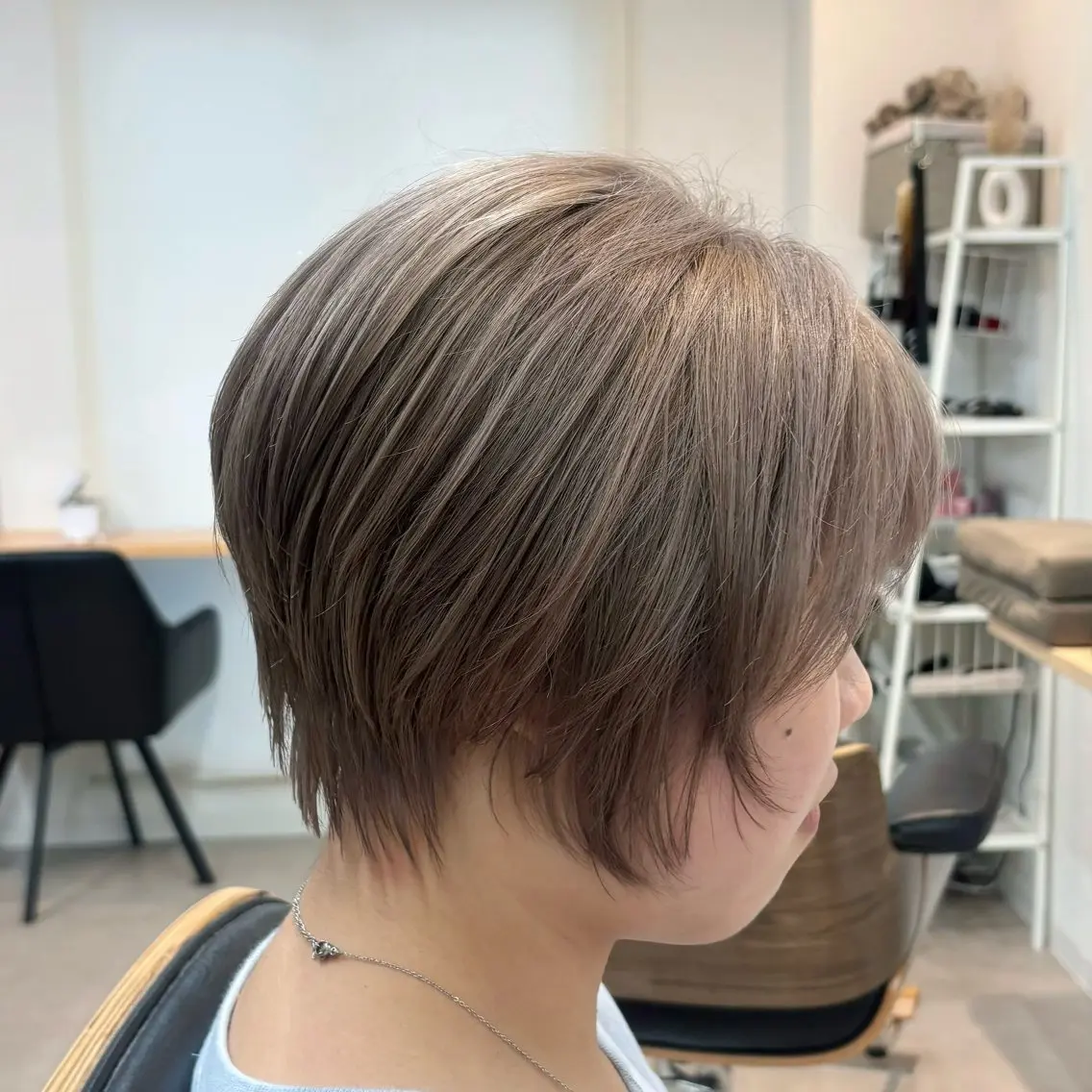 ショート ショートヘア カット ヘアカラー トリートメント ブリーチなしカラー/ ミルクティー/うみのヘアスタイル