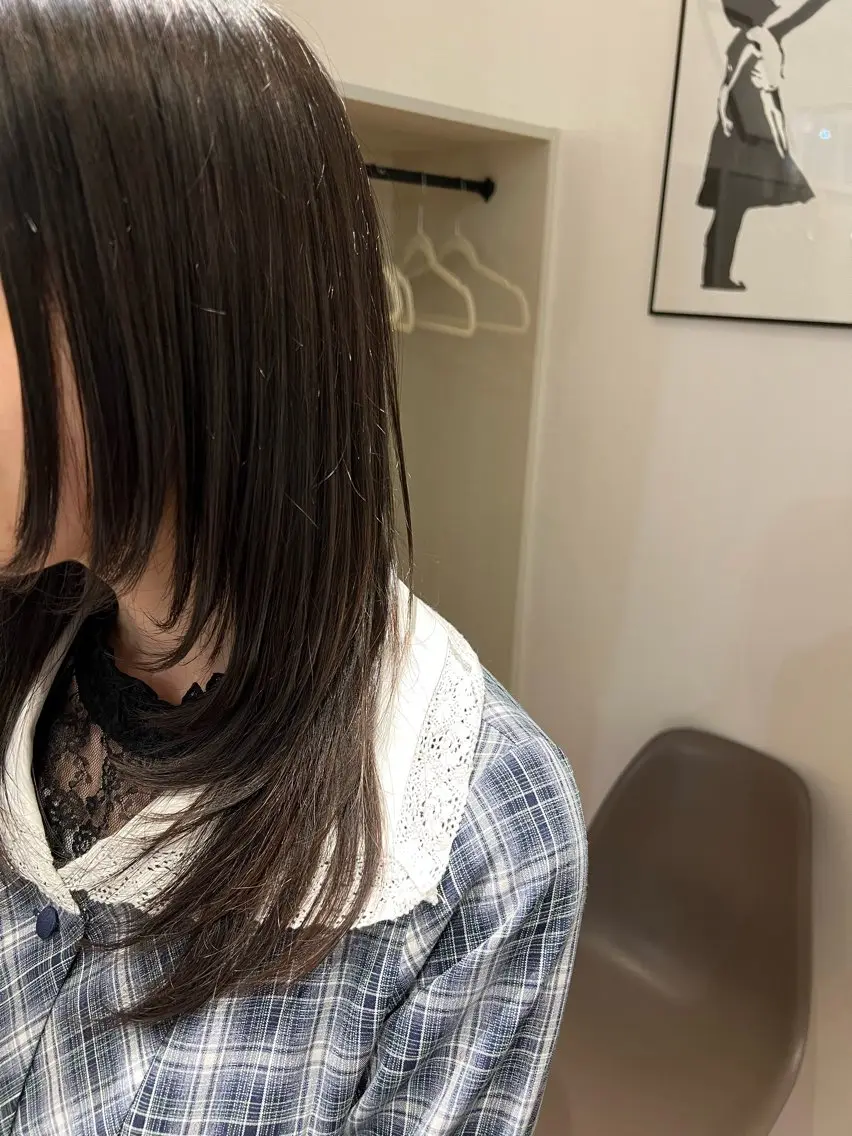 ロング 顔まわりレイヤー 顔周りカット レイヤーカット カット つぼい Floraのヘアスタイル