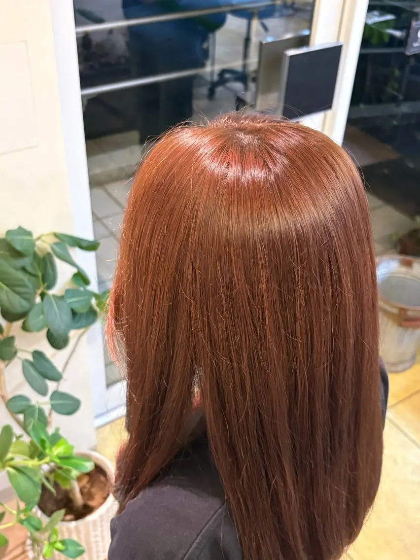 カラー バイオレットカラー 東 結菜のヘアスタイル