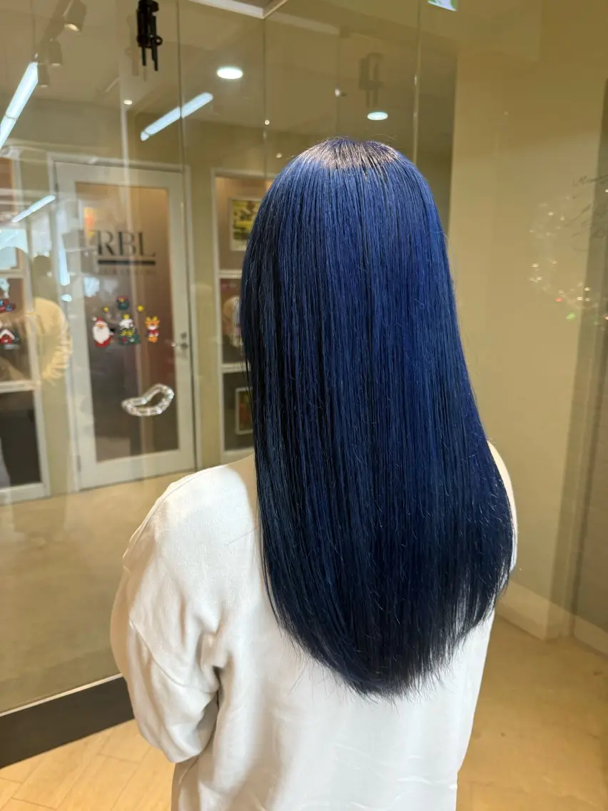 ロング カラー ブリーチ ブルーカラー ネイビーカラー カット ヘアカラー 吉川 慶斗のヘアスタイル
