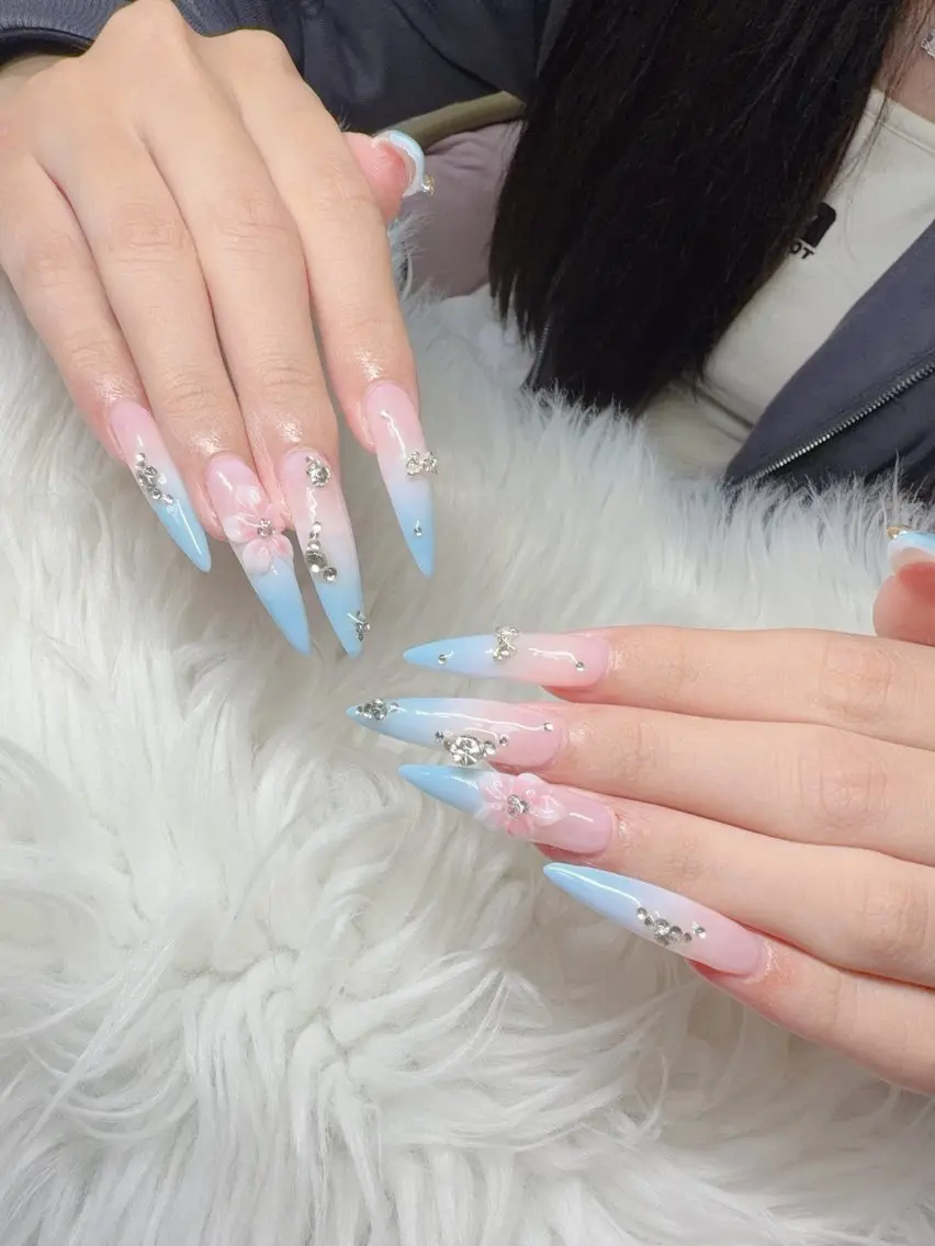 ネイル Lee Nailsのネイルデザイン