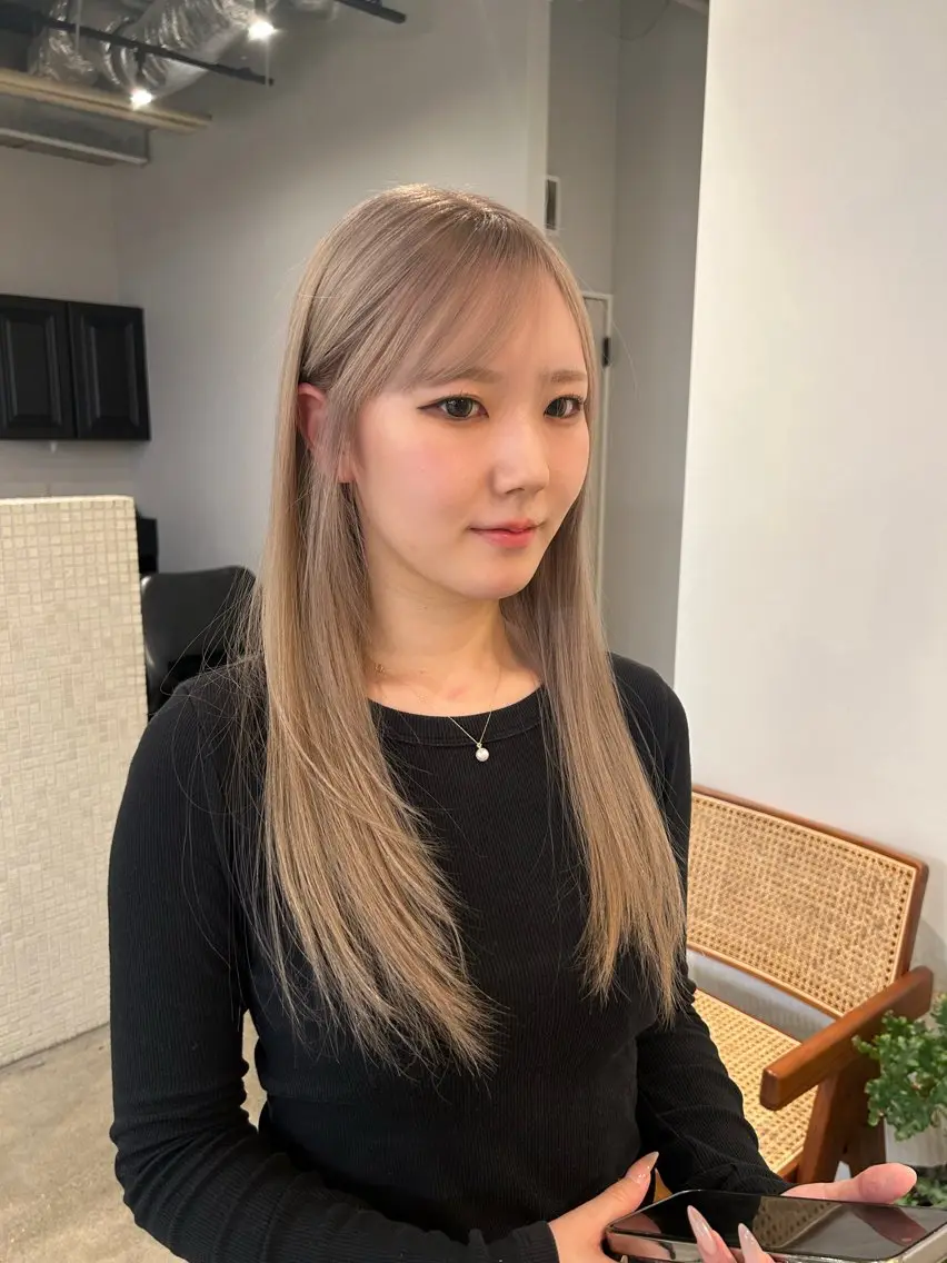 カラー ベージュカラー ブロンド ブロンドベージュ ヘアカラー 具志 優林亜のヘアスタイル