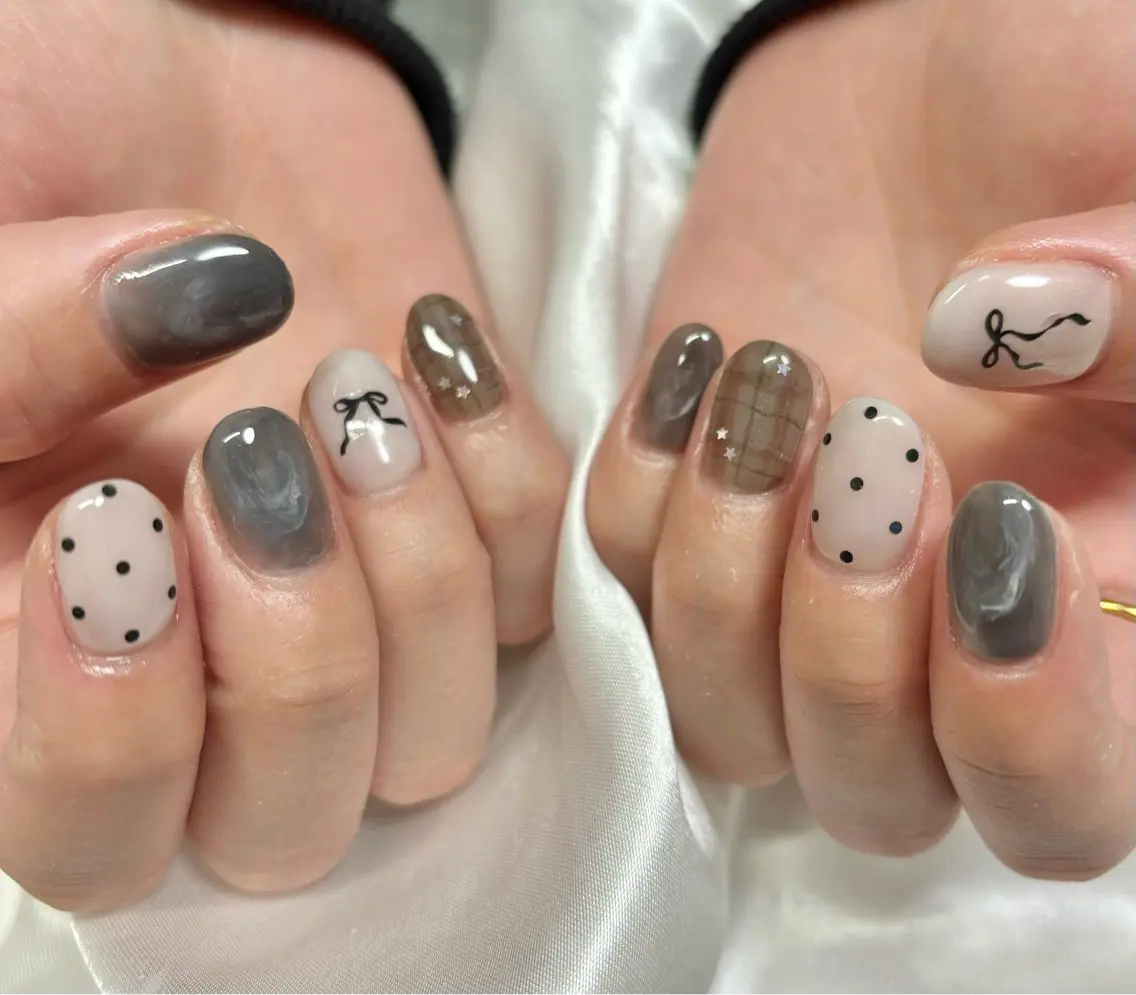 ネイル ネイビー ニュアンスネイル nail* runa🌻のネイルデザイン
